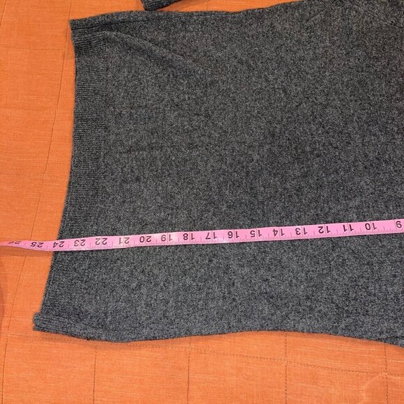 Lord & Taylor Womens Gray V-Neck Cashmere Sweater Medium - Picture 5 of 5